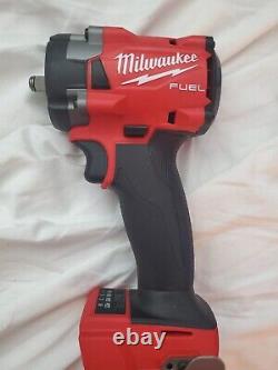 Milwaukee 2854-20 M18 18V 3/8 Fuel Stubby Impact Wrench Bare Tool 3.0 Ah Kit